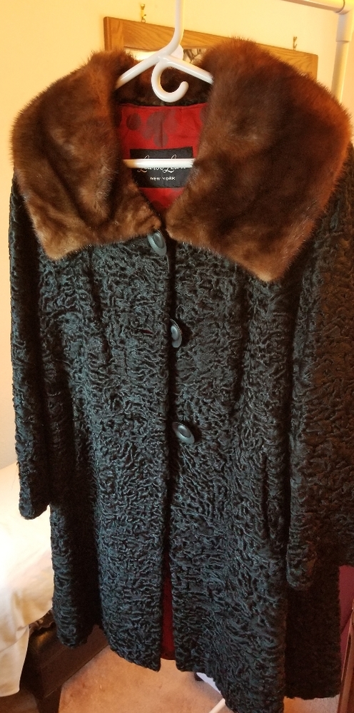 Vintage Ladies Coat Fur collar